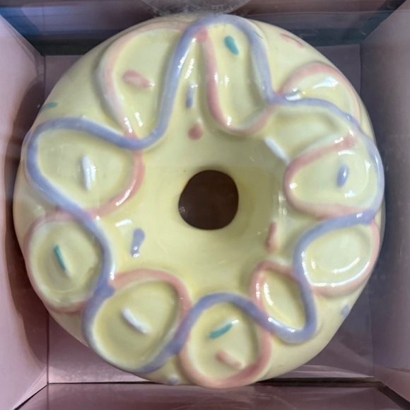 Cupcakes and Cashmere Set of 3 Easter Ceramic Donut Decor - Picture 3 of 5